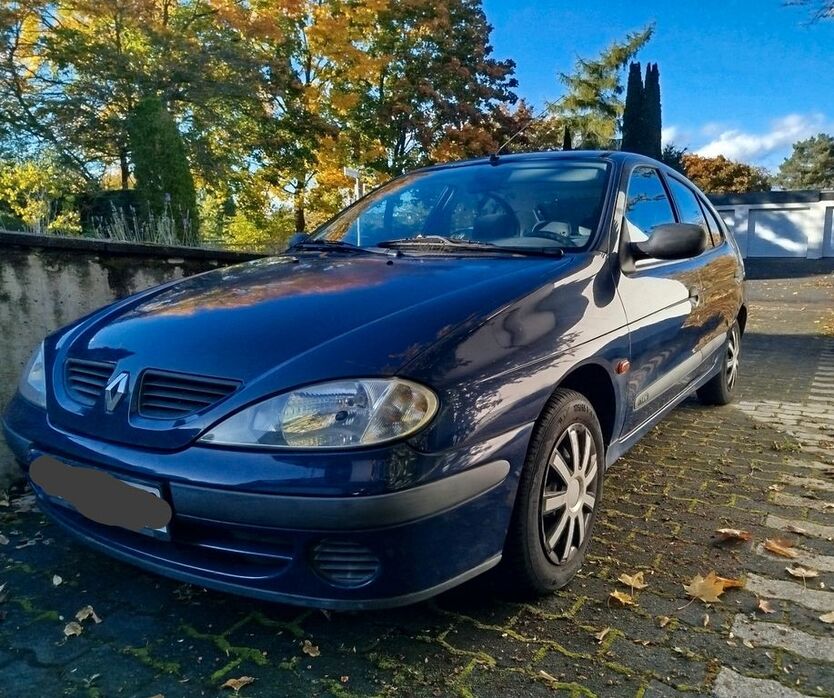 Renault Megane 102.000 km 1.000 € Bonn 53125