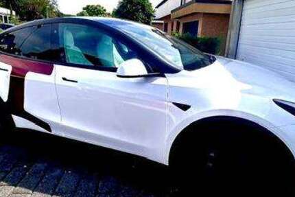 Tesla Model Y 24.000 km 37.500 &euro; Erpel 53579