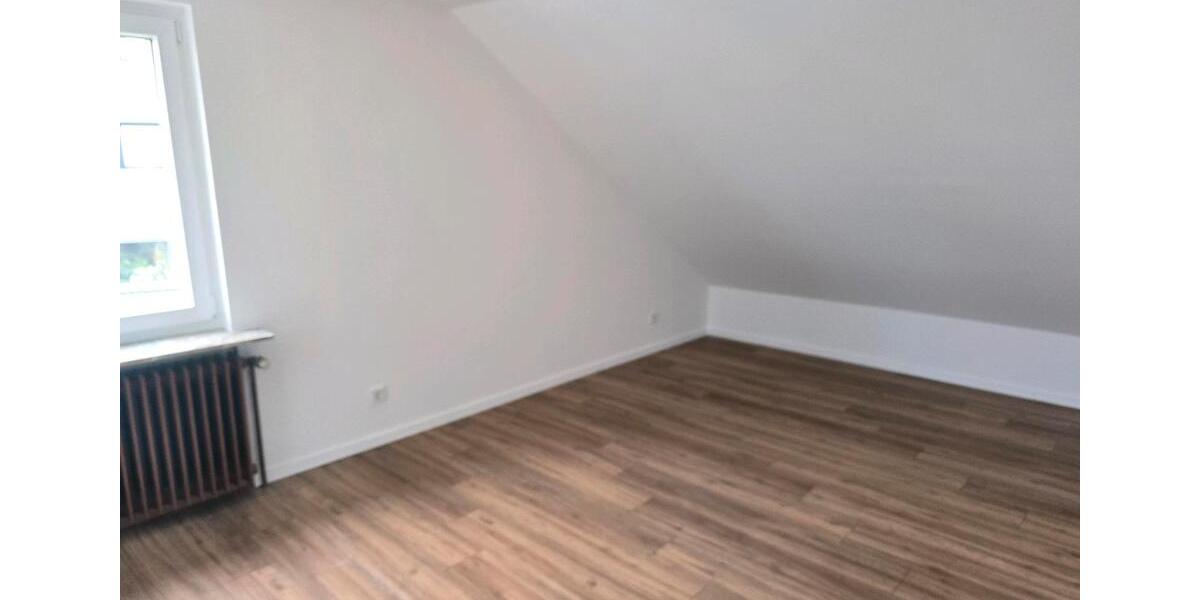 Dachgeschoßwohnung Neunkirchen-Seelscheid Seelscheid - 2 Zimmer, 78 m&sup2;, 650&euro; | Angebot:26462877