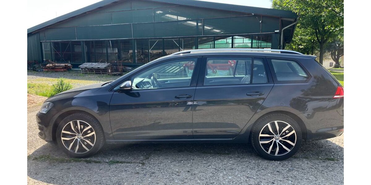 VW Golf 155.000 km 8.900 &euro; Bergisch Gladbach 51465