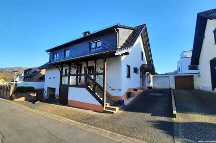 Haus zum Kaufen in Hennef 589.000 € 250 m²