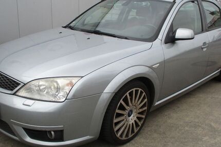 Ford Mondeo 200.000 km 1.970 € Köln 51105