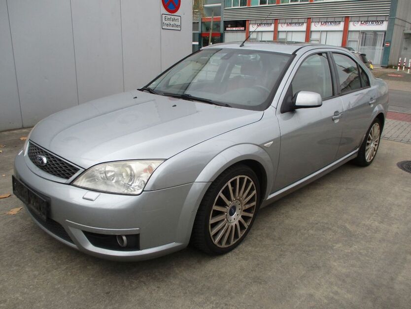 Ford Mondeo 200.000 km 1.970 € Köln 51105