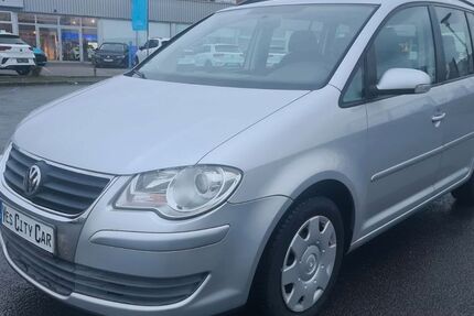VW Touran 162.600 km 5.799 &euro; Köln 51145