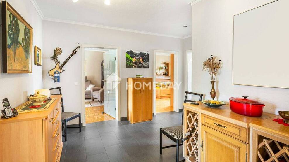 Stilsicher wohnen in Bonn-Beuel: moderne 3-Zimmer-Wohnung mit Balkon, Stellplatz und Substanz