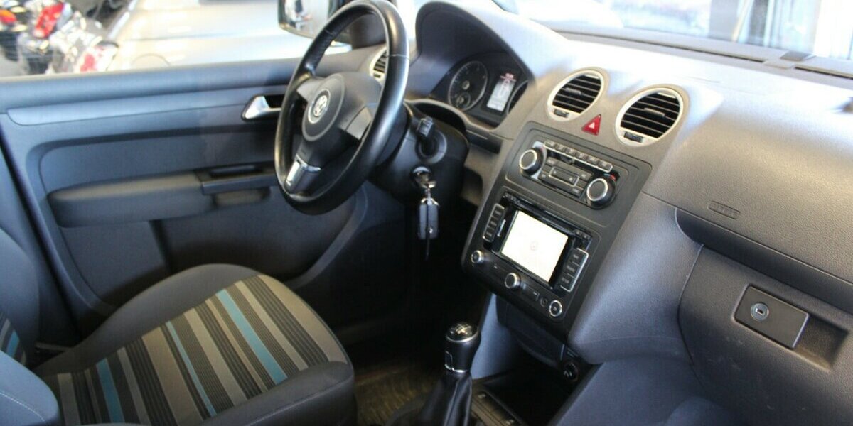 VW Caddy Cross 2.0 TDI Bett Tramper 122.019 km 15.980 &euro; Euskirchen 53881