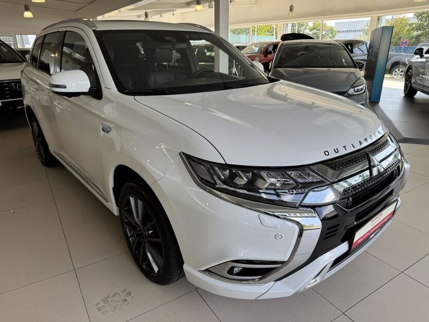 Plug-in Hybrid Outlander
