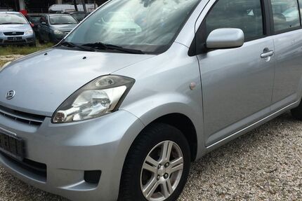 Daihatsu Sirion 190.000 km 2.299 &euro; Bonn 53227