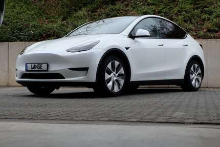 Tesla Model Y 35.045 km 32.965 &euro; Köln 50996