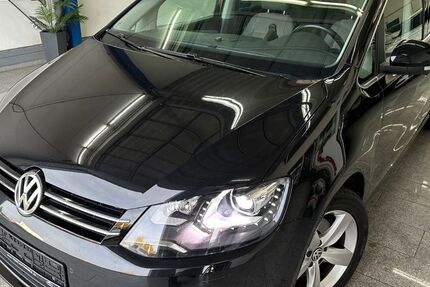 VW Sharan 171.743 km 14.888 € Köln 50829