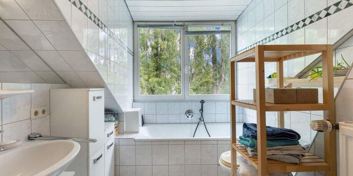 Etagenwohnung Bonn Oberkassel - 3 Zimmer, 74 m&sup2;, 265.000&euro; | Angebot:24725646