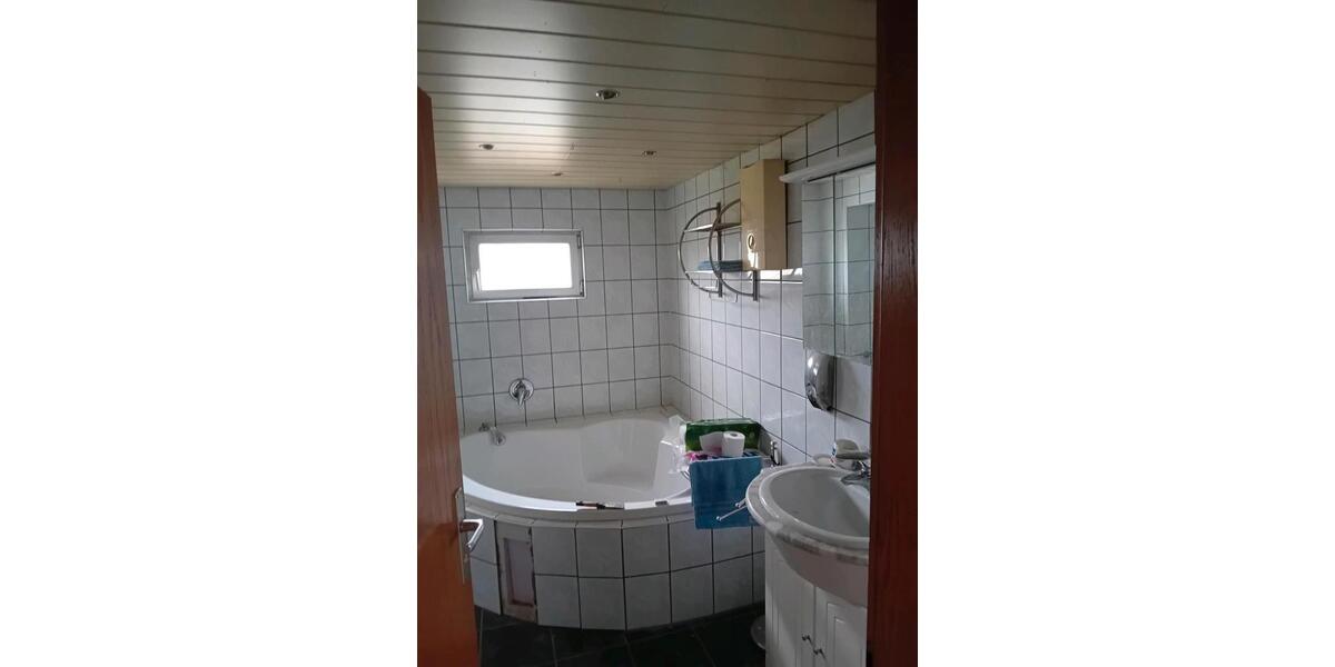 Einfamilienhaus Hennef (Sieg) - 7 Zimmer, 130 m&sup2;, 155.000&euro; | Angebot:24733420