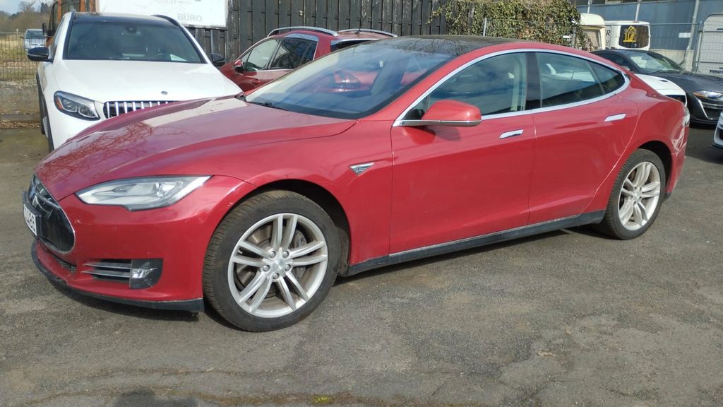 Tesla Model S 150.000 km 16.900 &euro; Königswinter 53639