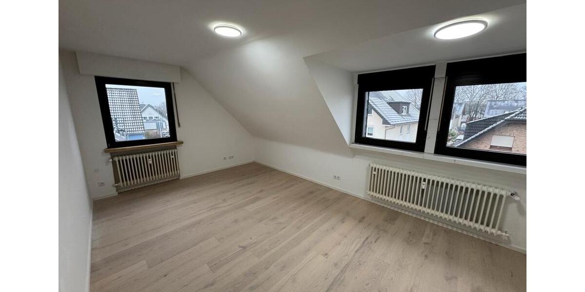 Dachgeschoßwohnung Niederkassel - 3 Zimmer, 56 m&sup2;, 1.032&euro; | Angebot:24704673