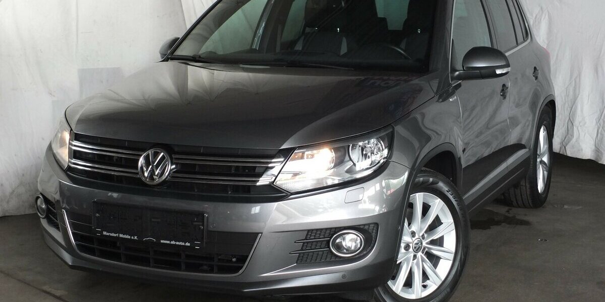 VW Tiguan WM26:LIFE NAVI AHK PARKPILOT SHZ BLUETOOTH 124.710 km 11.904 &euro; Köln 50858