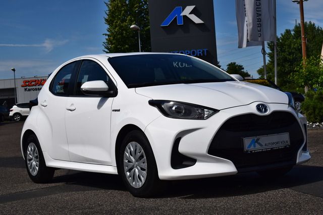 Toyota Yaris 14.600 km 16.890 € Köln (Nähe Flughafen Köln/Bonn) 51147