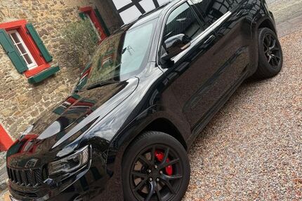 Jeep Grand Cherokee 57.500 km 52.499 € Bad Münstereifel 53902