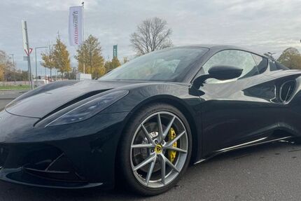Lotus Emira 4.500 km 82.980 &euro; Köln 50829