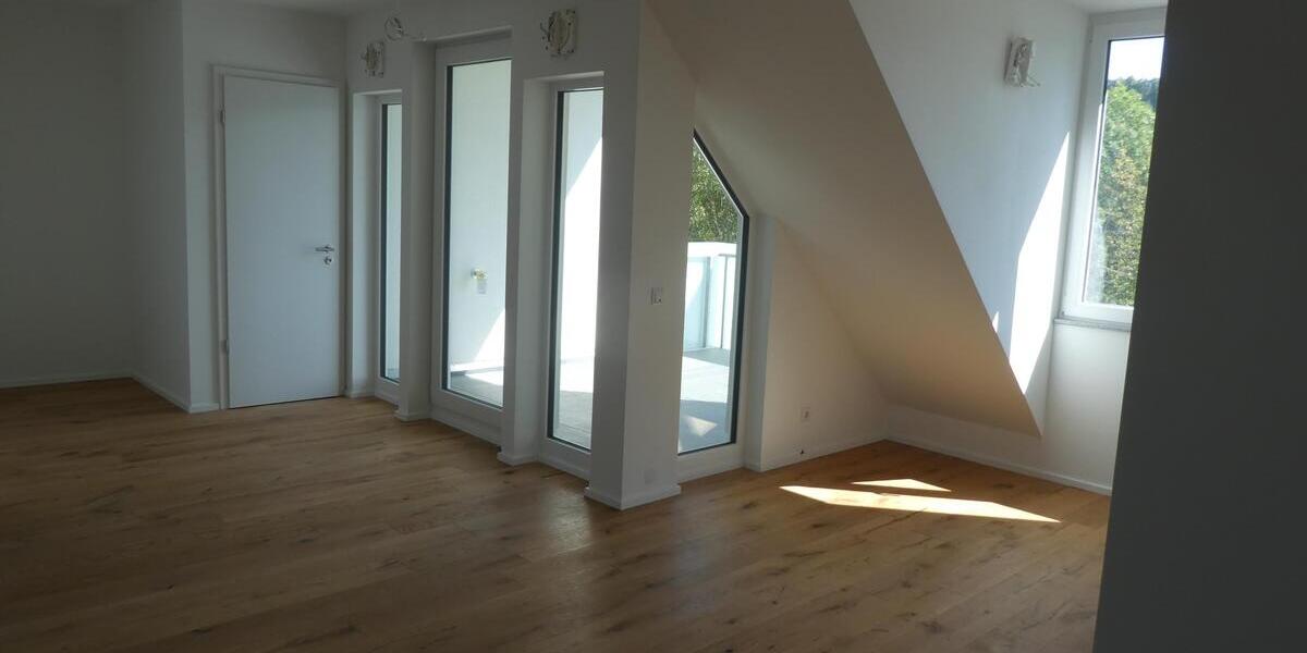 Neue Dachgeschosswohnung mit Flair im Energiesparhaus mit moderner Heiztechnik in Bonn - Dachgeschoßwohnung Bonn Dransdorf | Angebot:24049014