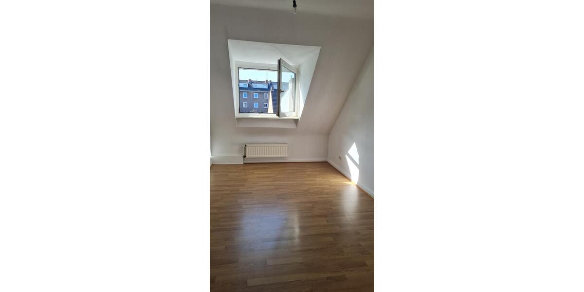 Dachgeschoßwohnung Bonn - 2 Zimmer, 40 m&sup2;, 520&euro; | Angebot:25852036