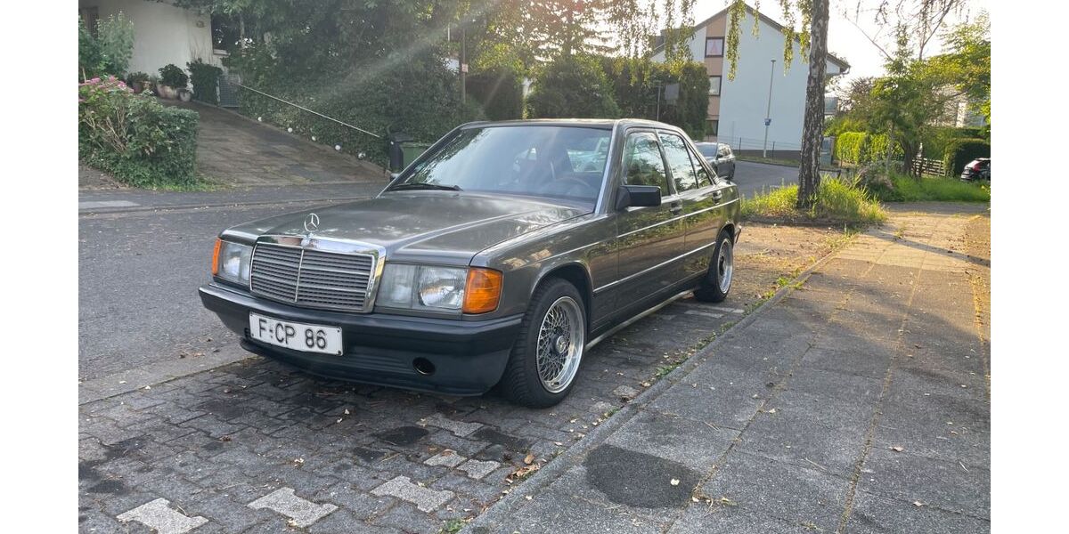 Mercedes-Benz 190 153.792 km 7.500 &euro; Mehlem 53179