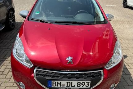 Peugeot 208 61.000 km 5.799 &euro; Köln 51145