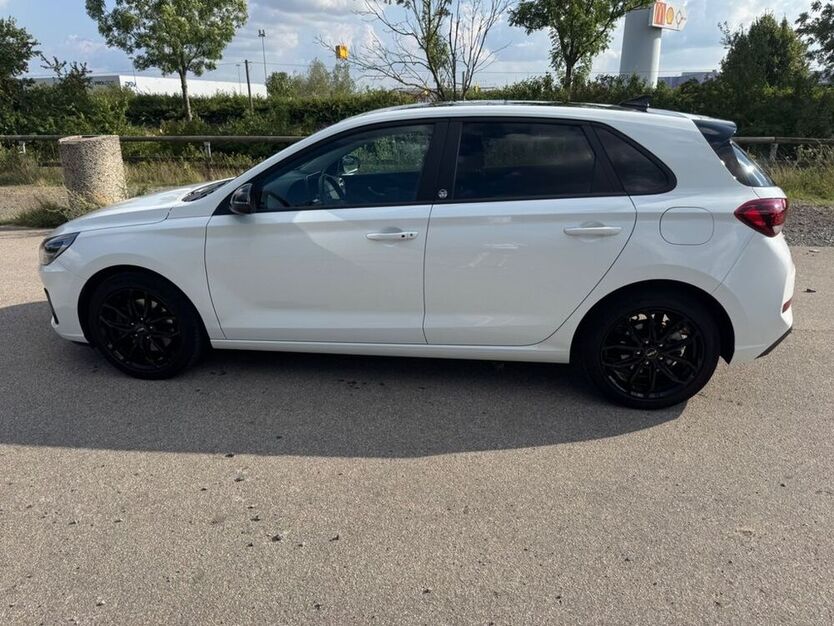 i30