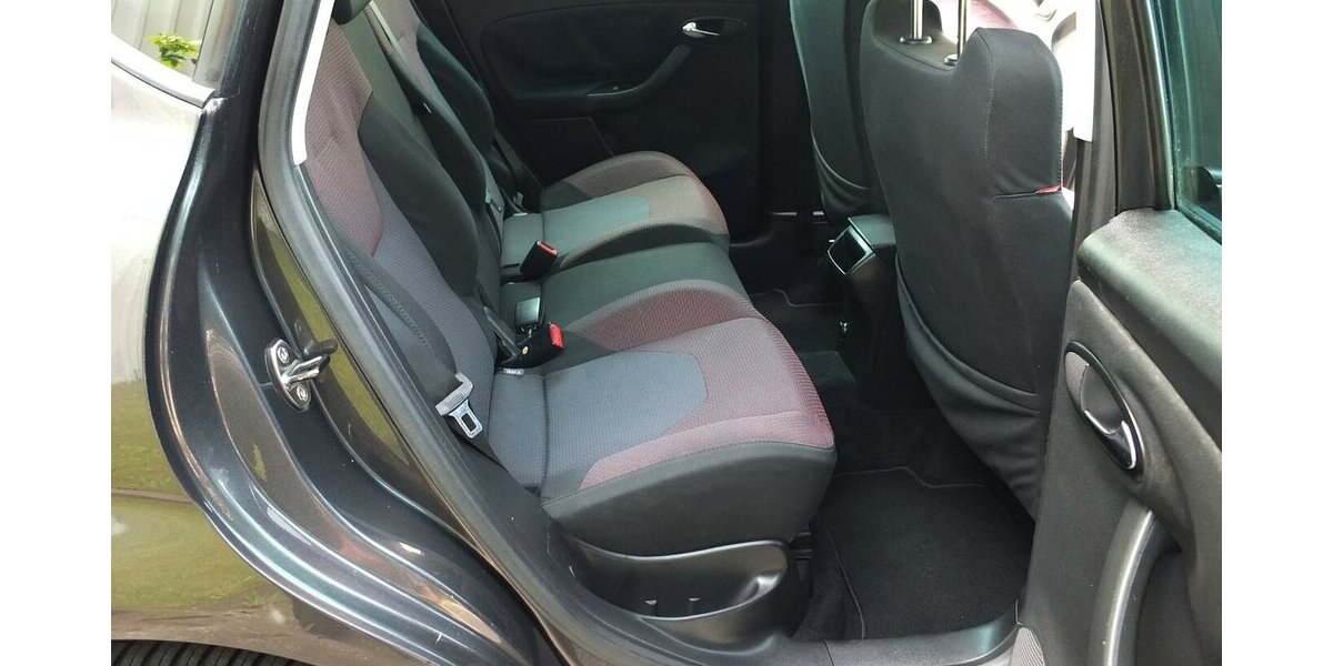 Seat Altea STYLE NAVI AHK KLIMAAUT PARKPILOT neuer Zahn 162.222 km 4.908 &euro; Köln 50858