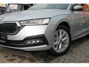 Skoda Octavia Combi 1,5TSi m-HEV AHK SOFORT !!!! 9 km 32.450 &euro; Bonn 53225
