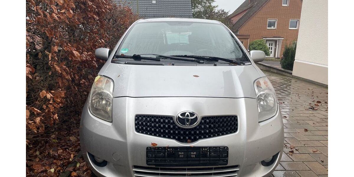 Toyota Yaris 405.000 km 2.000 &euro; Köln 51147