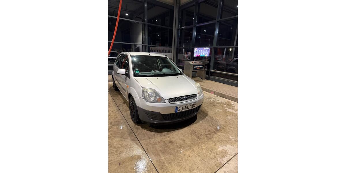 Ford Fiesta 150.000 km 1.700 &euro; Niederkassel 53859