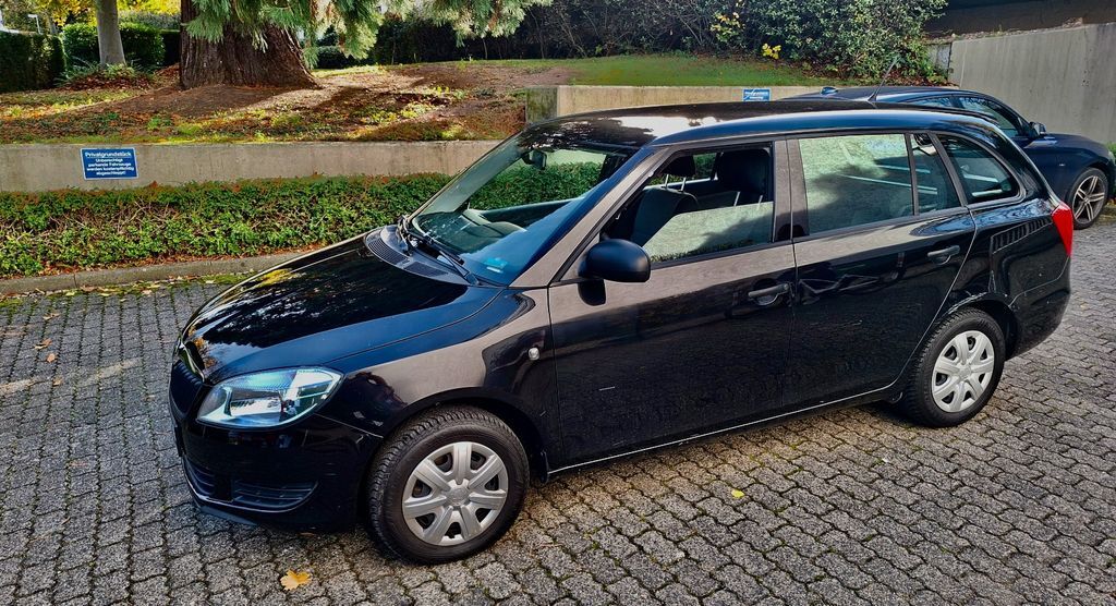 Skoda Fabia 222.548 km 2.690 € Bonn 53115