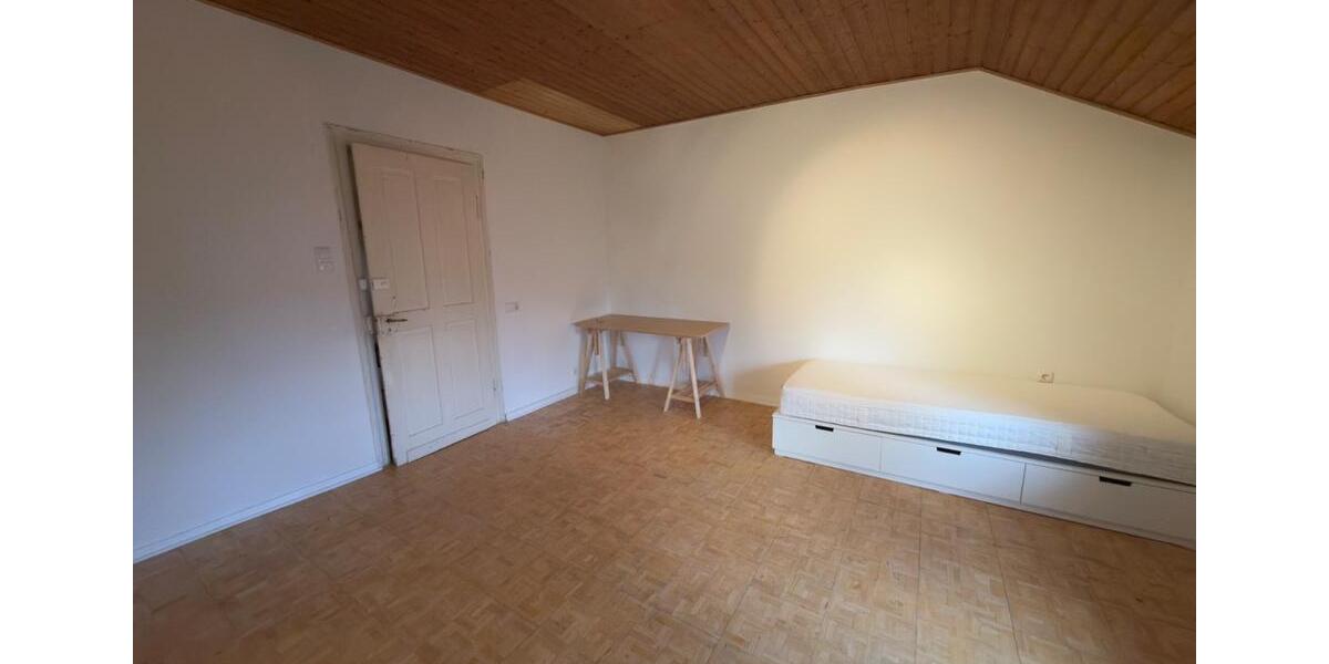 Etagenwohnung Bonn Dransdorf - 5 Zimmer, 18 m&sup2;, 550&euro; | Angebot:24743580