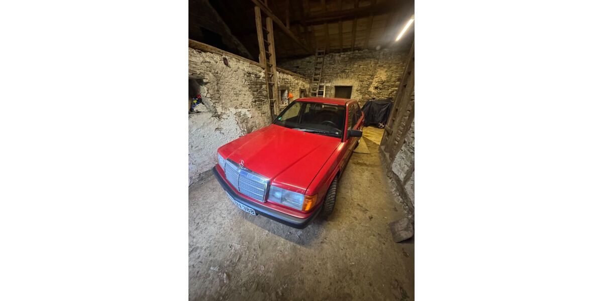 Mercedes-Benz 190 212.000 km 7.900 &euro; Siegburg 53721