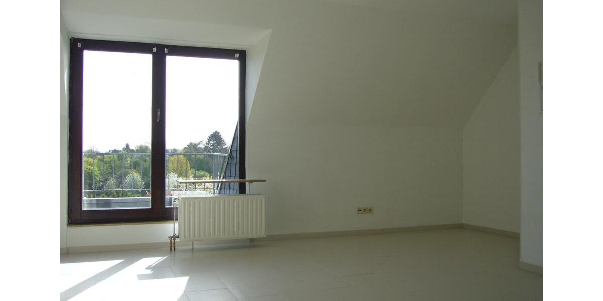 Dachgeschoßwohnung Bonn Auerberg - 1 Zimmer, 30 m&sup2;, 580&euro; | Angebot:26399111