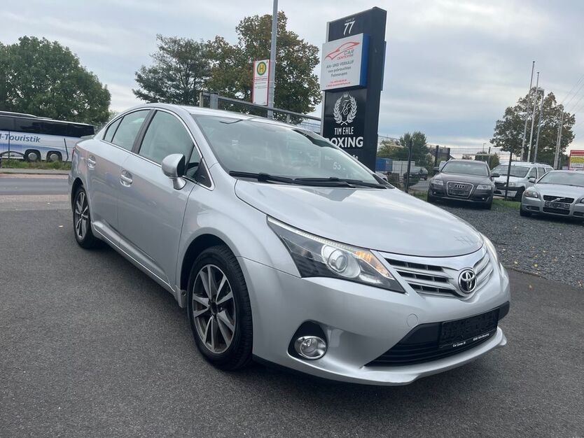Toyota Avensis 175.000 km 7.500 € Wesseling - Köln 50389