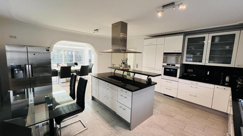 Mehrfamilienhaus, Wohnhaus Köln Lindenthal - 6 Zimmer, 266 m&sup2;, 3.150&euro; | Angebot:25756607