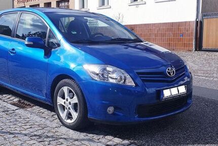 Toyota Auris 164.727 km 4.500 € Köln 50736