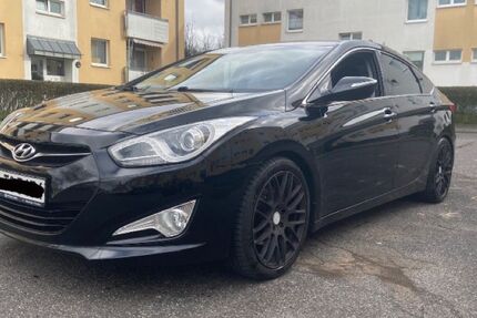 Hyundai i40 140.000 km 7.600 € Köln 50735