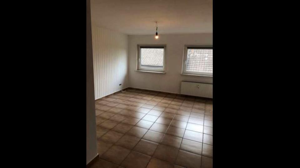 Dachgeschoßwohnung Hennef (Sieg) - 4 Zimmer, 120 m&sup2;, 1.050&euro; | Angebot:24835277