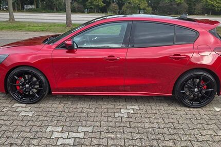 Ford Focus 23.000 km 33.500 € Köln 50676