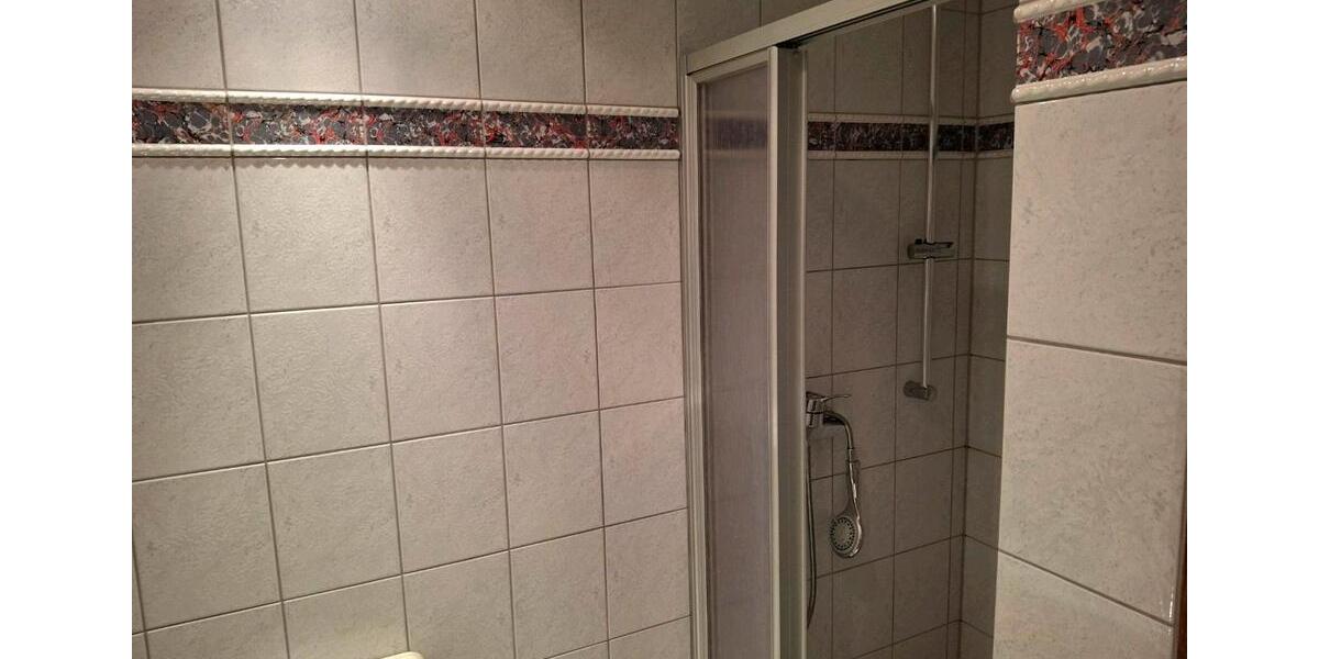 Erdgeschoßwohnung Hürth - 3 Zimmer, 98 m&sup2;, 1.350&euro; | Angebot:26465560