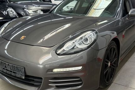 Porsche Panamera 105.000 km 23.990 &euro; Niederkassel 53859