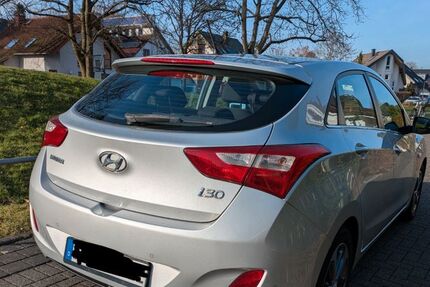 Hyundai i30 124.000 km 7.900 &euro; Bonn 53227