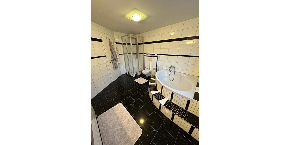 Doppelhaushälfte Köln Kalk - 4.5 Zimmer, 130 m&sup2;, 2.200&euro; | Angebot:24604060