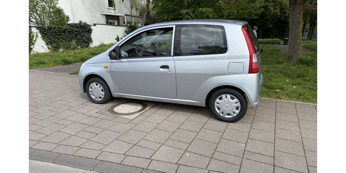 Daihatsu Cuore 60.000 km 2.499 &euro; Köln 51103