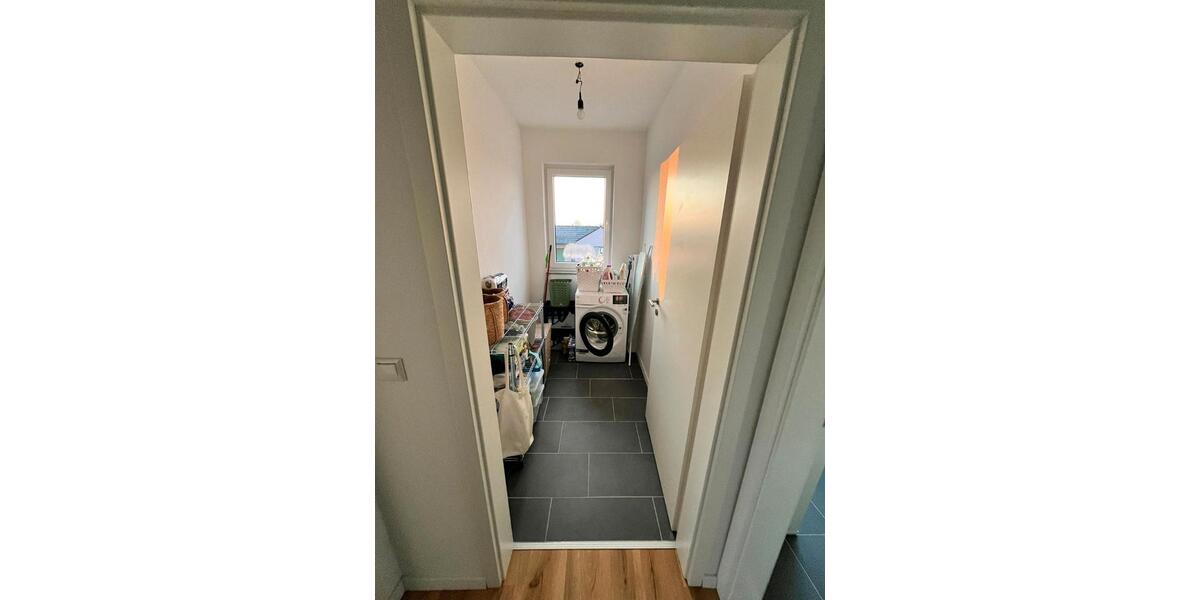 Dachgeschoßwohnung Bornheim - 3 Zimmer, 88 m&sup2;, 1.300&euro; | Angebot:24650087