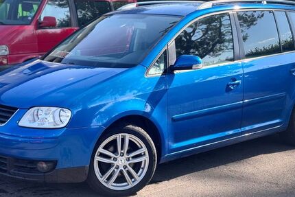 VW Touran 224.000 km 2.750 &euro; bonn 53175