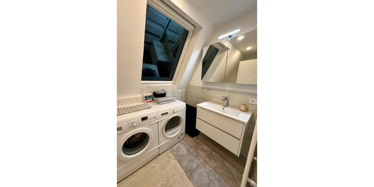 Dachgeschoßwohnung Köln Lindenthal - 2 Zimmer, 55 m&sup2;, 1.330&euro; | Angebot:23484096