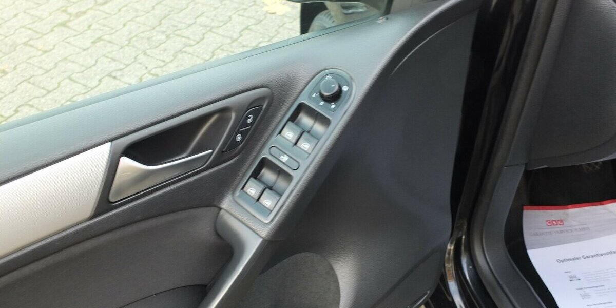 VW Golf 1.6TDi TEAM neuer ZAHNRIEMEN KLIMAAUTOMATIK 159.855 km 7.804 &euro; Köln 50858